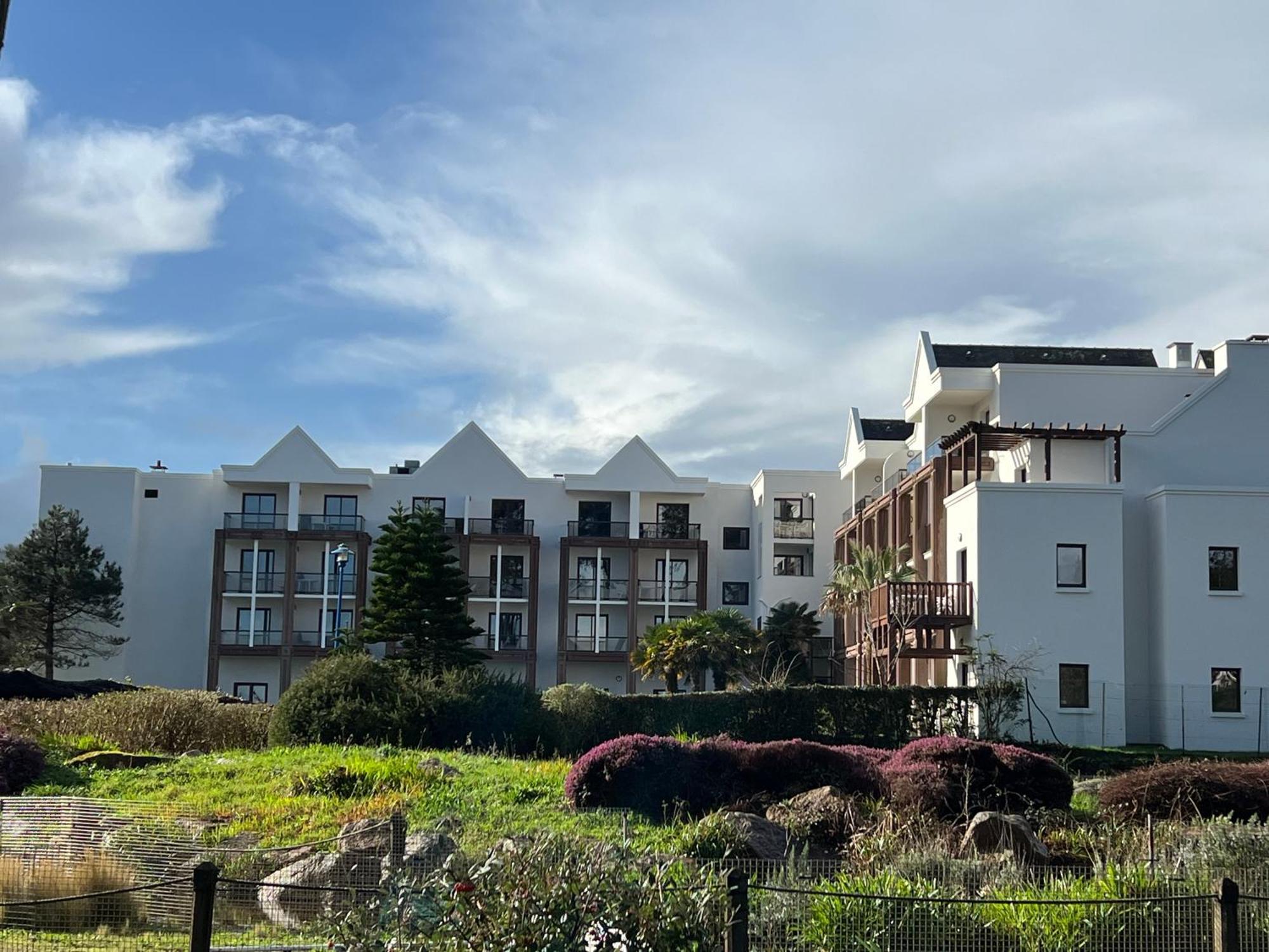 Dans Les Bras De Neptune - Plage De Trestraou - Piscine - Linge Compris - 4 A 5 Personnes Appartement Perros-Guirec