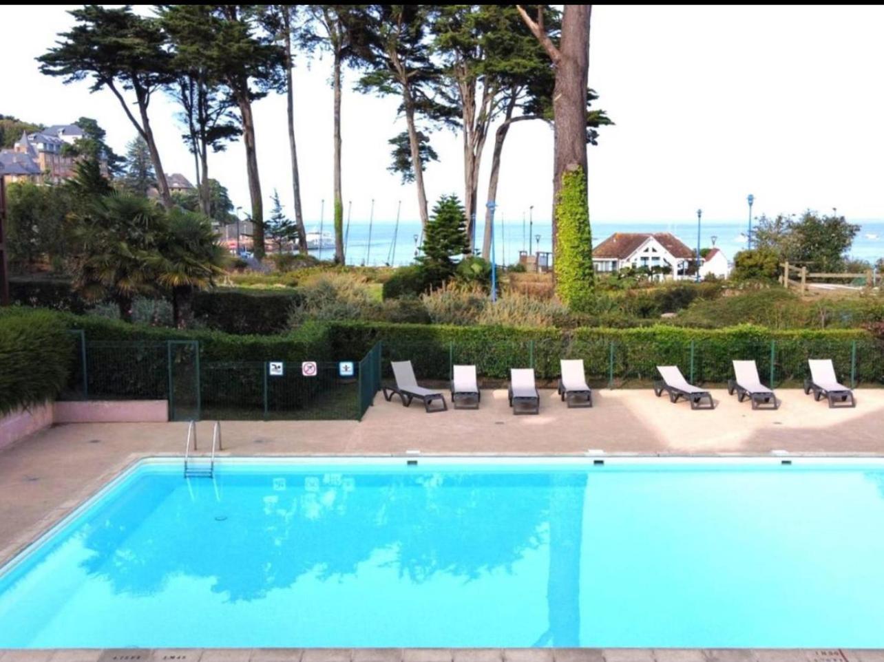 Dans Les Bras De Neptune - Plage De Trestraou - Piscine - Linge Compris - 4 A 5 Personnes * Perros-Guirec