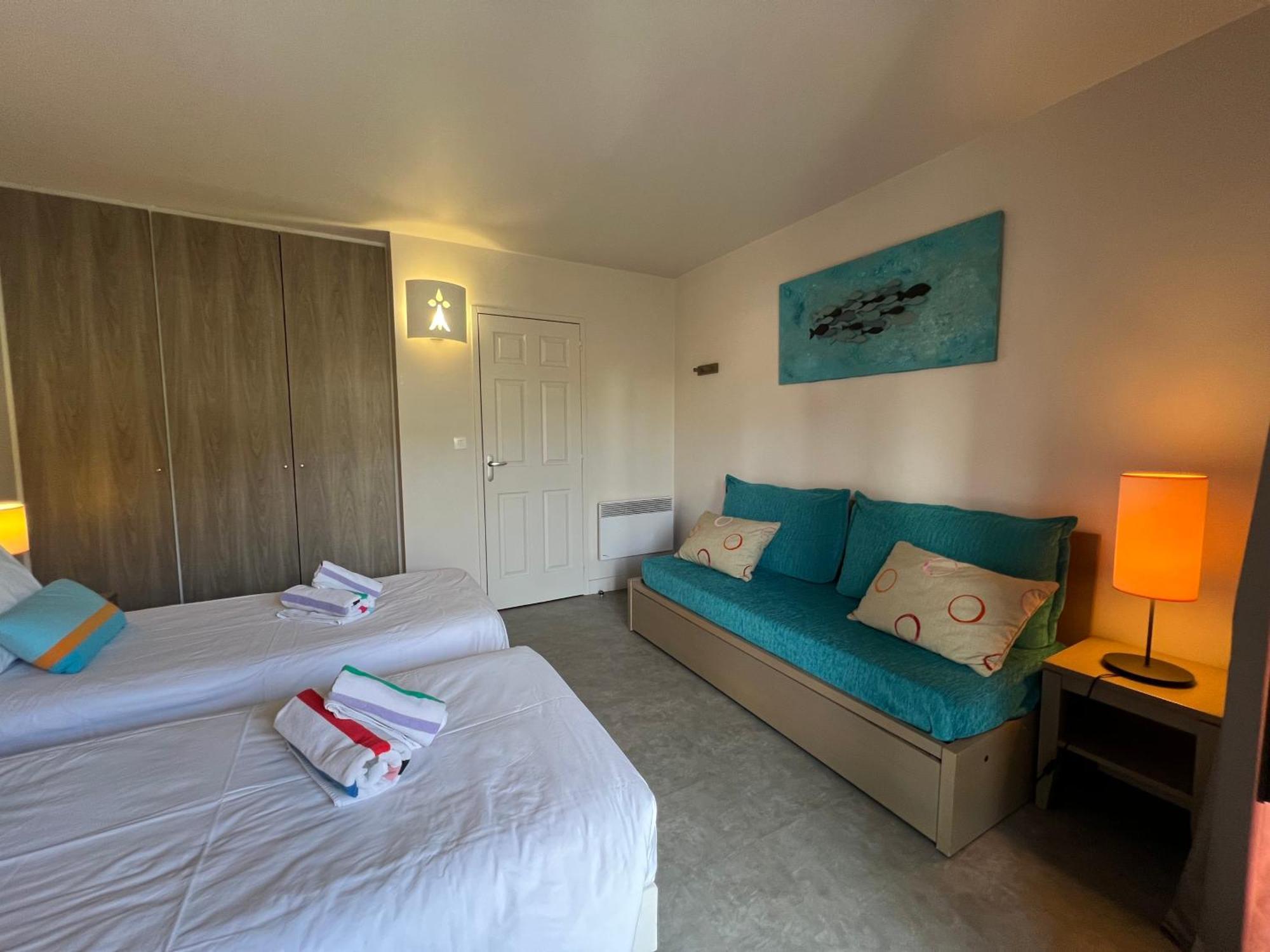 Dans Les Bras De Neptune - Plage De Trestraou - Piscine - Linge Compris - 4 A 5 Personnes Perros-Guirec