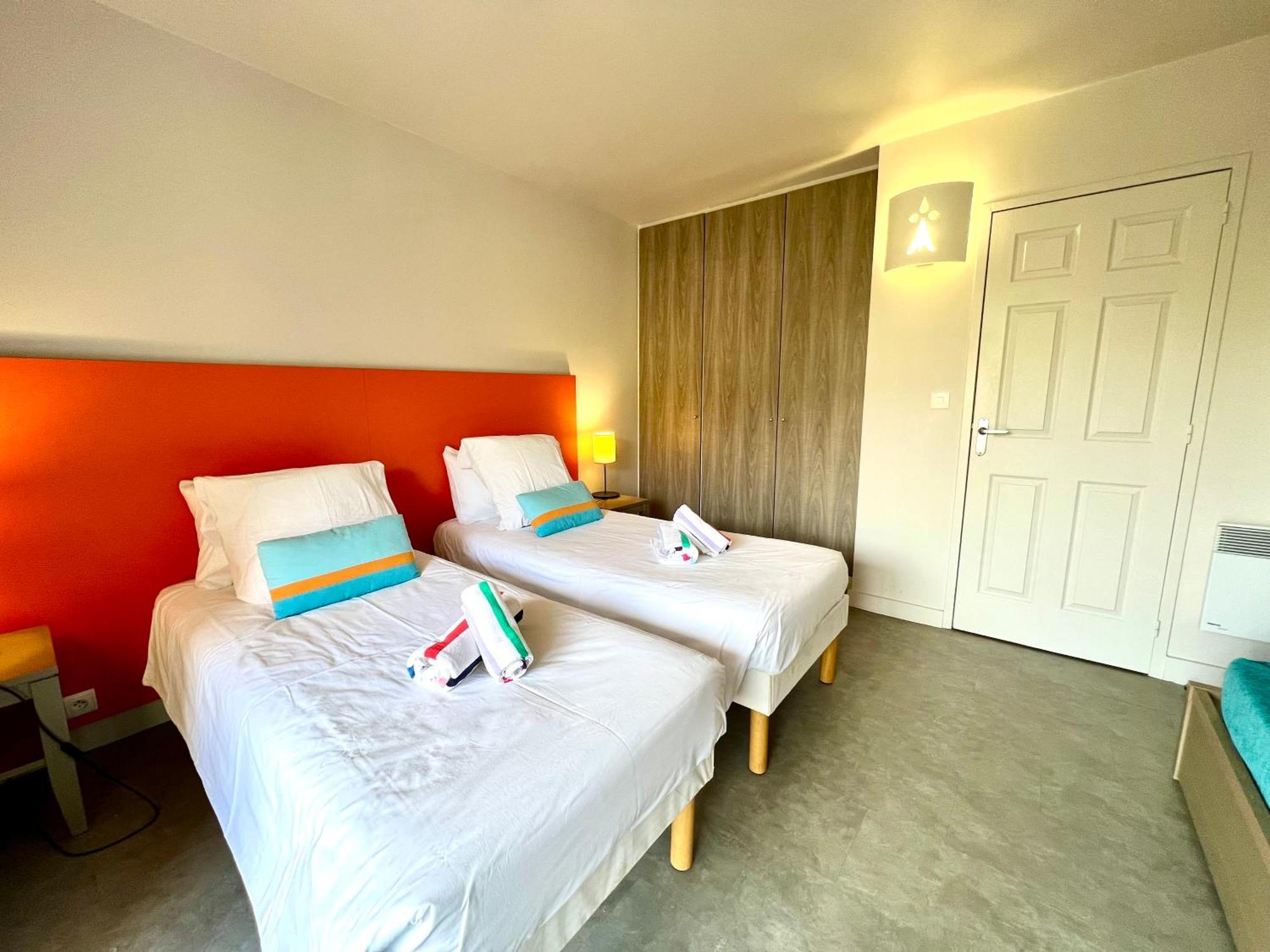 Appartement Dans Les Bras De Neptune - Plage De Trestraou - Piscine - Linge Compris - 4 A 5 Personnes Perros-Guirec